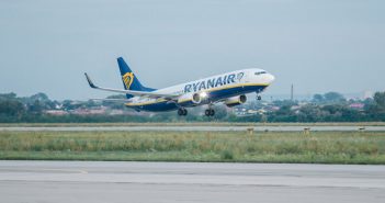 Ryanair voegt 4 nieuwe bestemmingen toe aan Brussels Airport Ryanair Vliegtuig Volgen Belgie